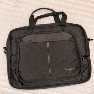 Targus Tech Bag Black 14x 11x 2.25”